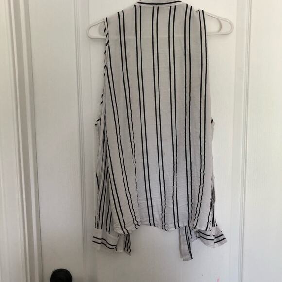 Charlotte Russe Women's Button Up Shirt Cold Shoulder Long Sleeve‎ Striped Small - Picture 7 of 9